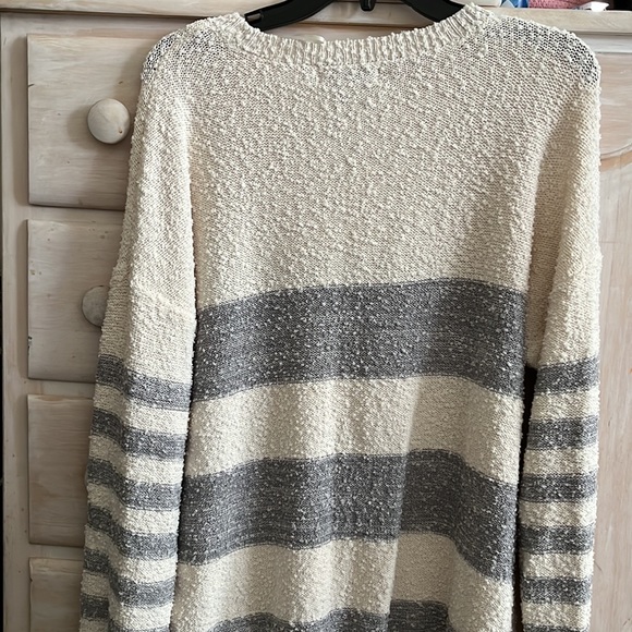 Sweater - Picture 3 of 3